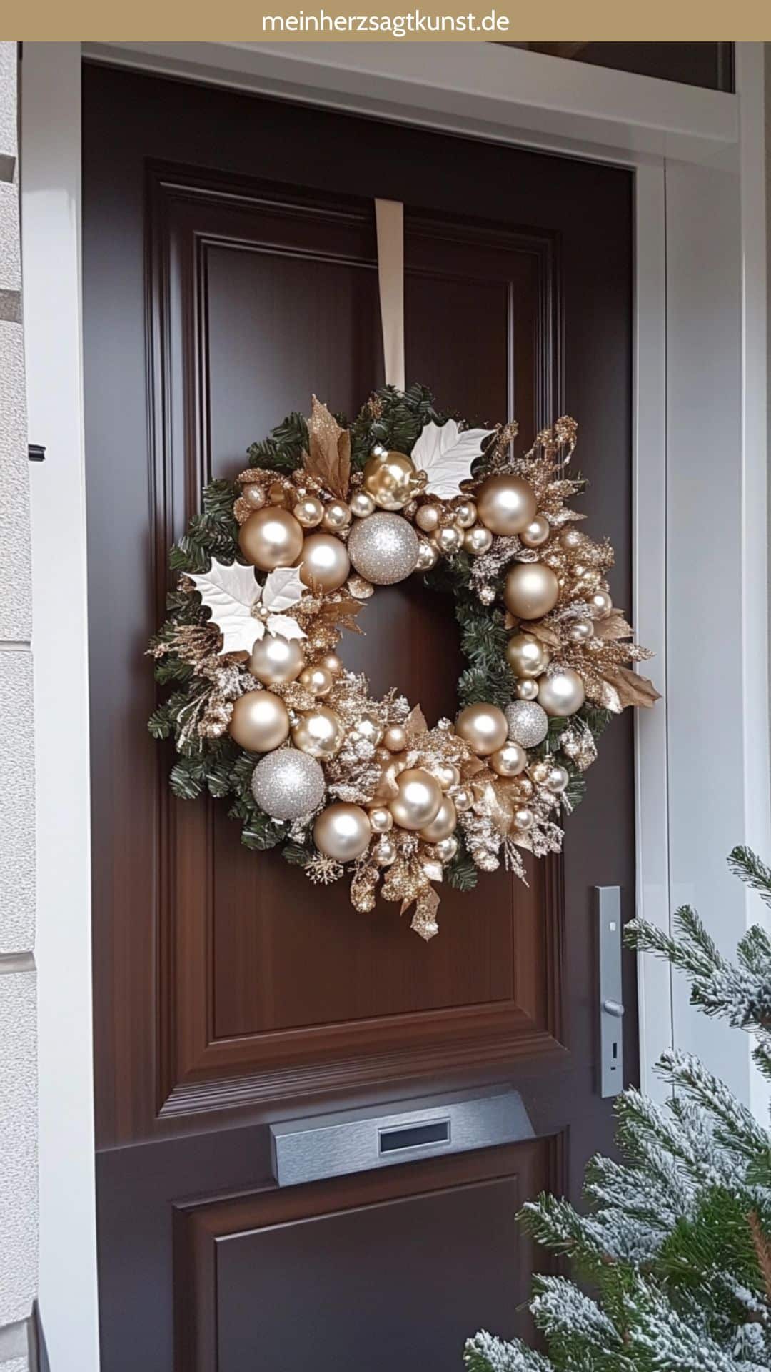 Türkranz mit Perlen und Glitzer für Weihnachten