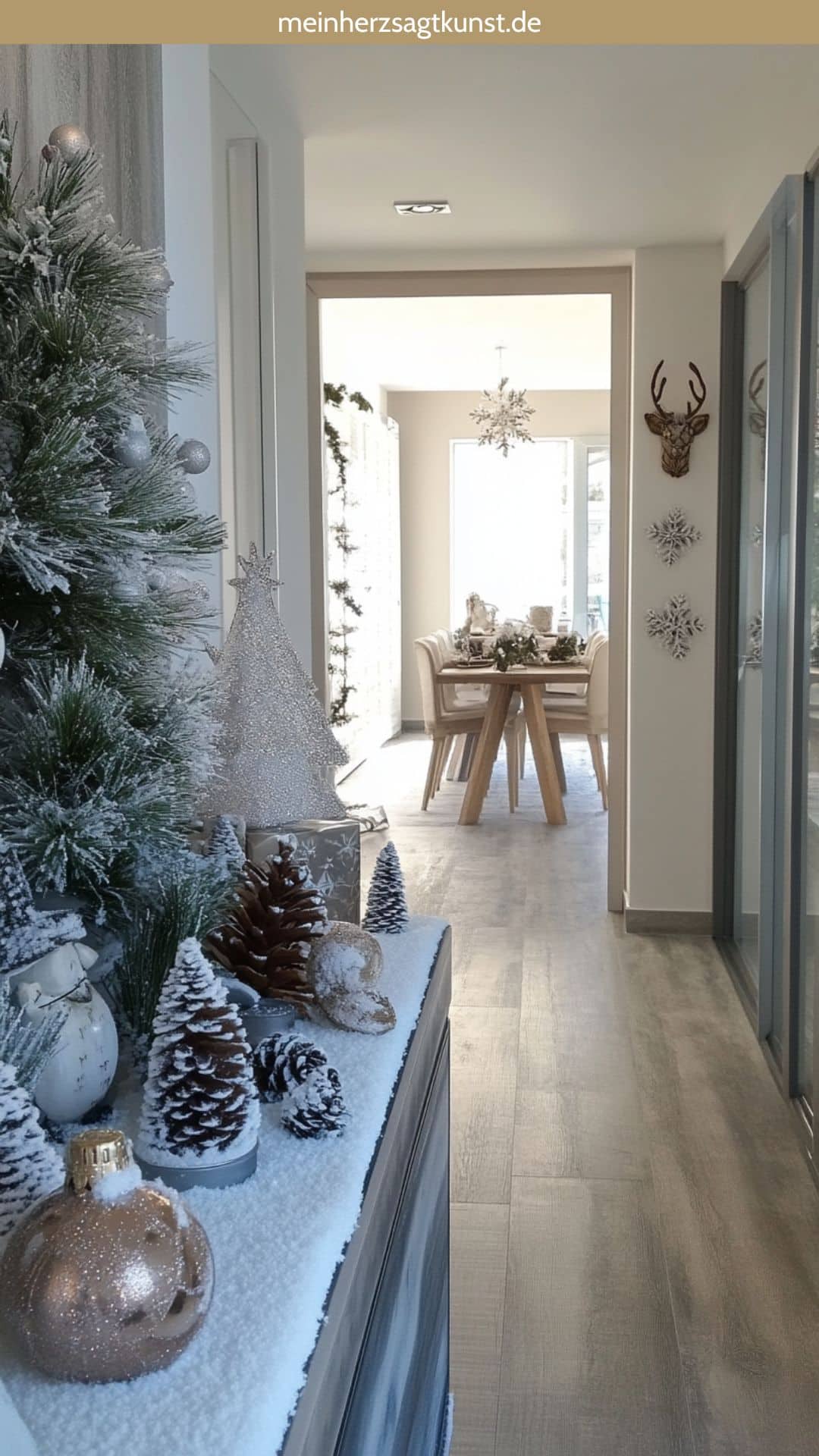 Kunstschnee im Flur für winterliches Flair