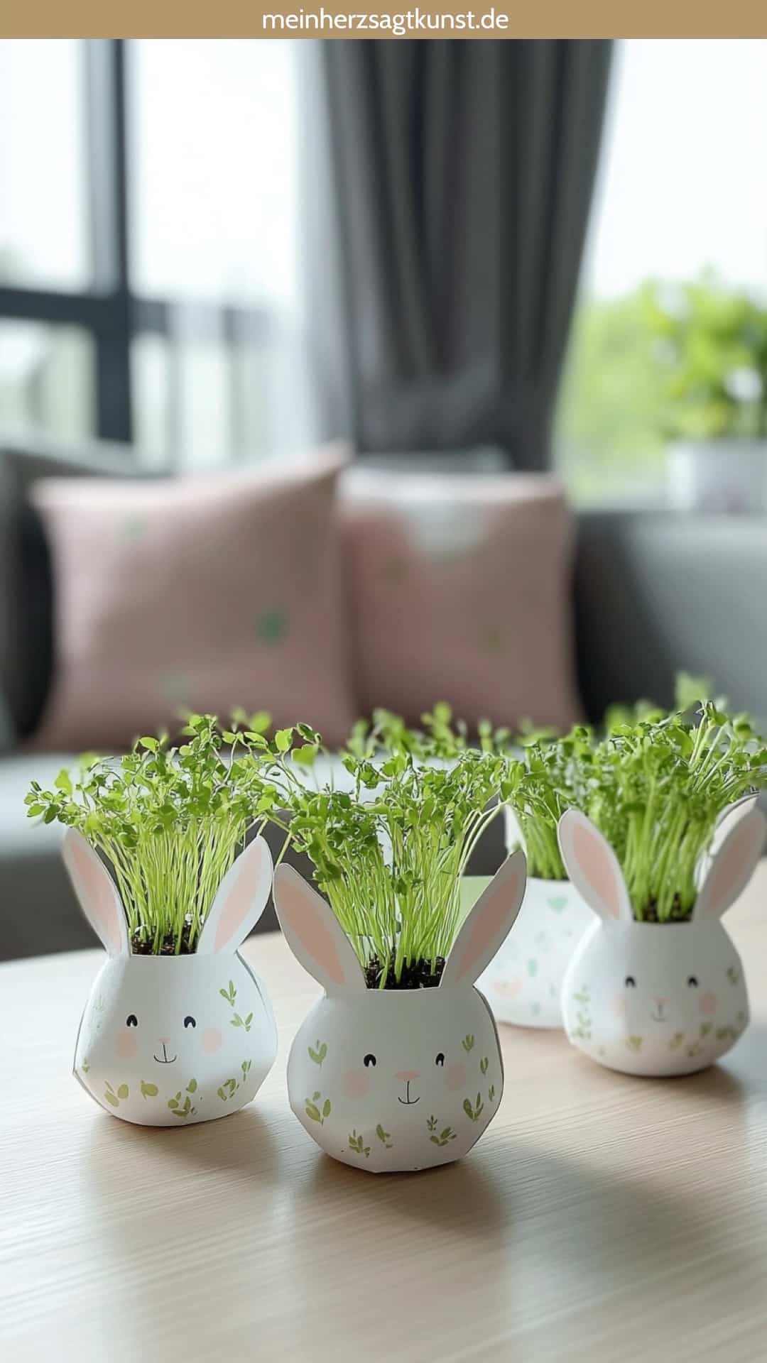 Kresse Ostern: Papier-Osterhasen mit Kresse bepflanzt