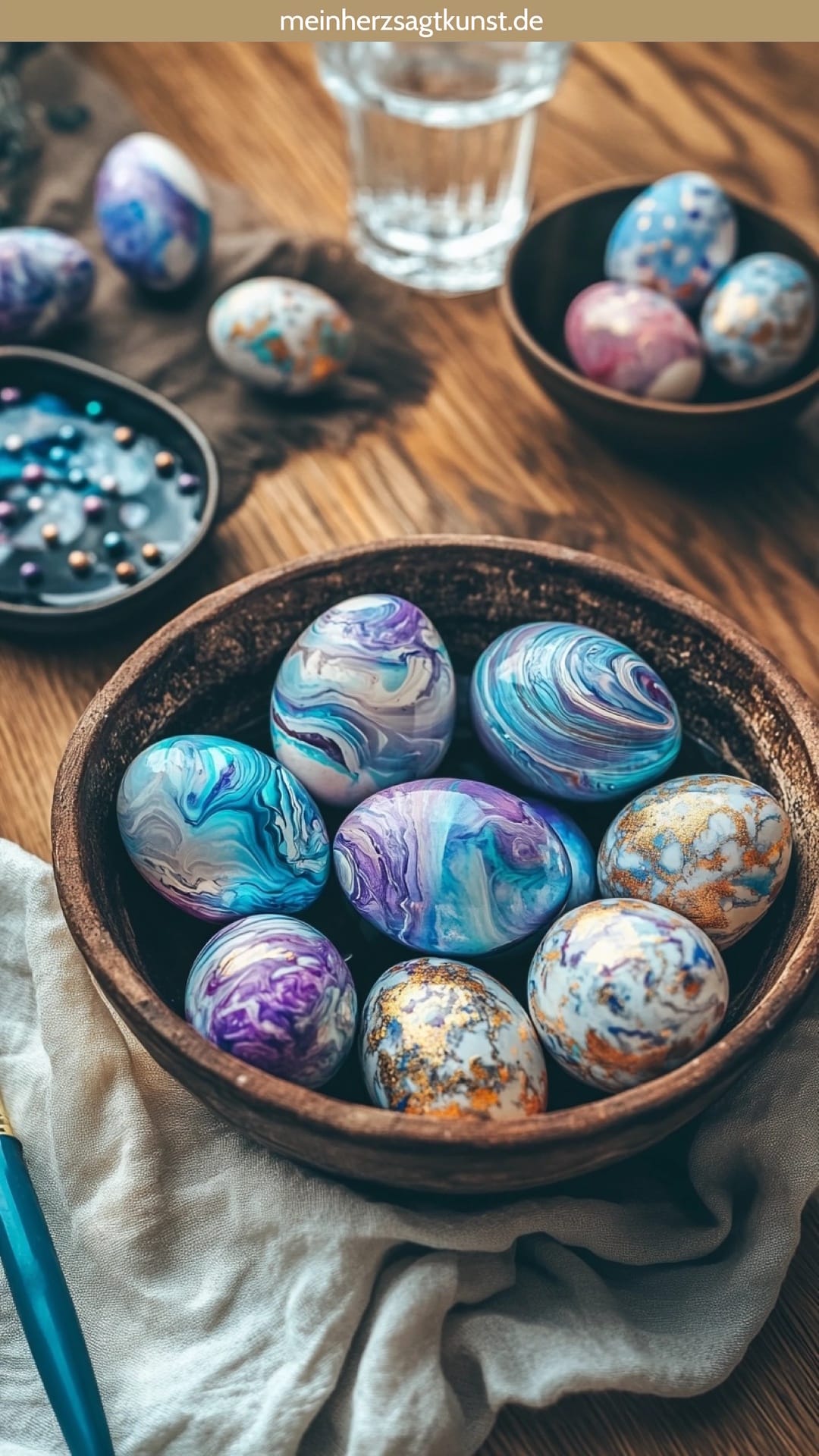 Ostereier mit Marmor-Effekt als Osterdeko selber basteln